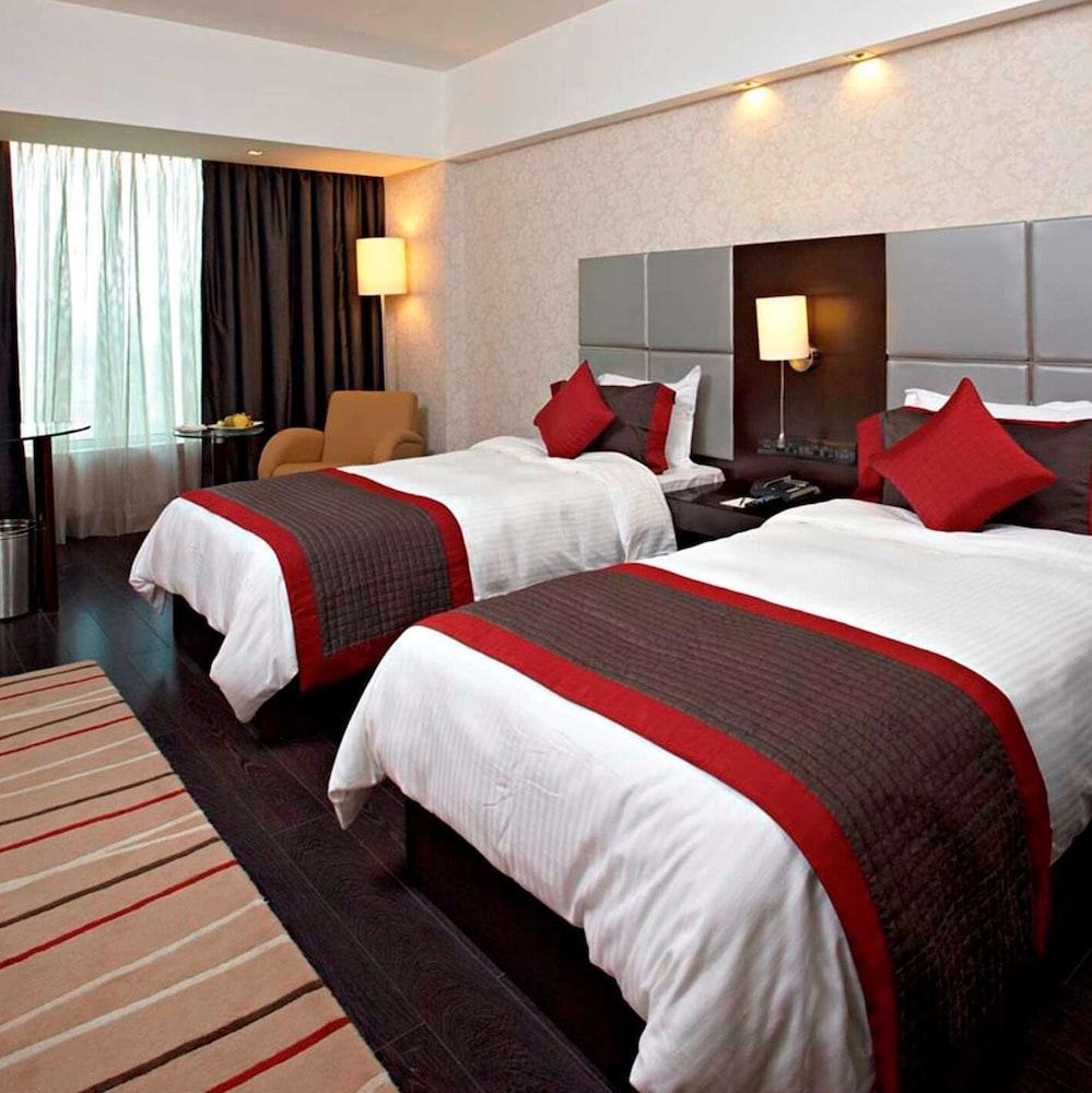 Radisson Hotel Sector 29 Gurugram Gurgaon Bagian luar foto