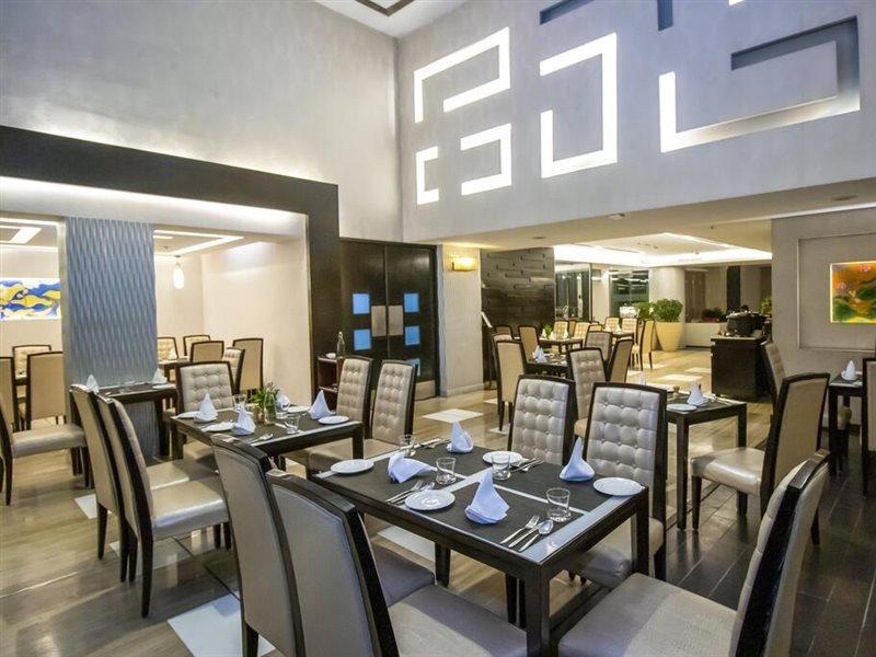 Radisson Hotel Sector 29 Gurugram Gurgaon Bagian luar foto