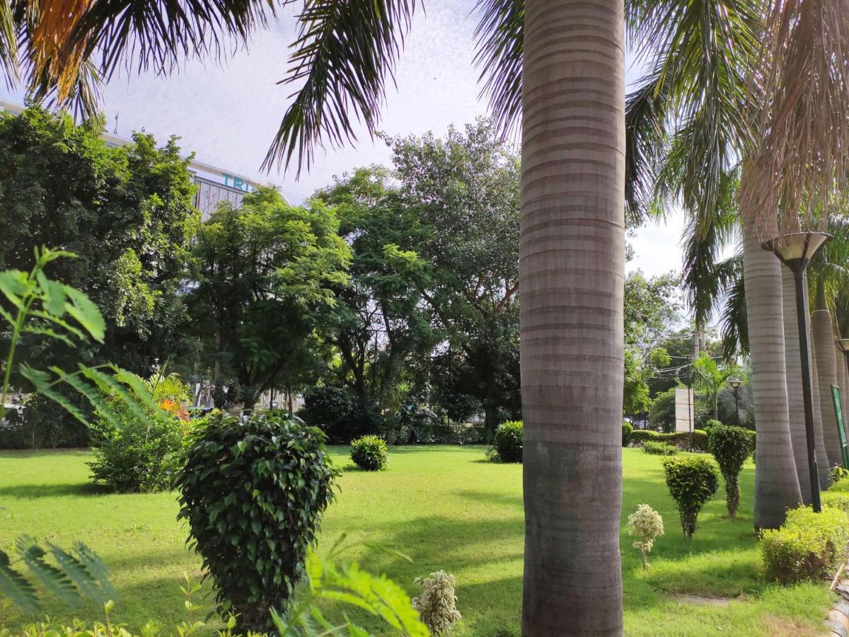 Radisson Hotel Sector 29 Gurugram Gurgaon Bagian luar foto